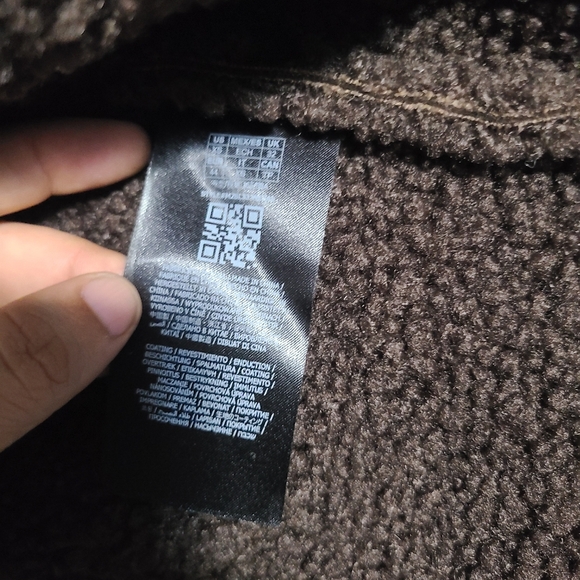 Brand new guess jacket - Picture 3 of 6